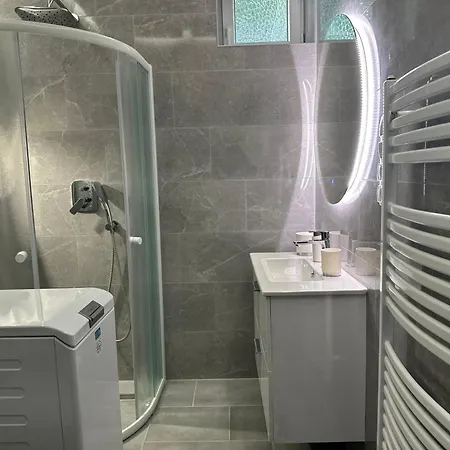 Pera Lux Daire